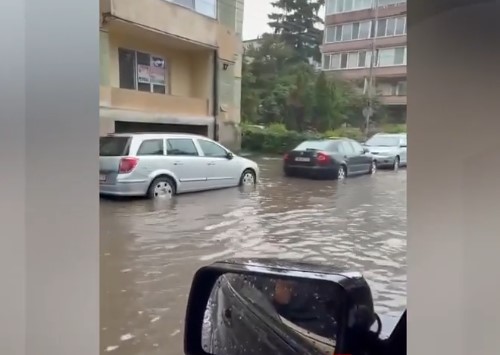 Haos total din cauza vremii. Ploile torențiale și grindina au făcut prăpăd în mai multe zone