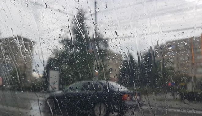 Constanţa intră sub AVERTIZARE METEOROLOGICĂ de vreme rea! Ploi torenţiale, furtuni, descărcări electrice!