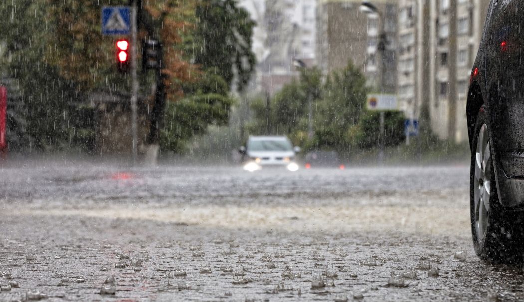Constanța, mica Veneție! Cod Portocaliu de ploi torențiale, pe litoral! - ploitorentiale-1724945884.jpg