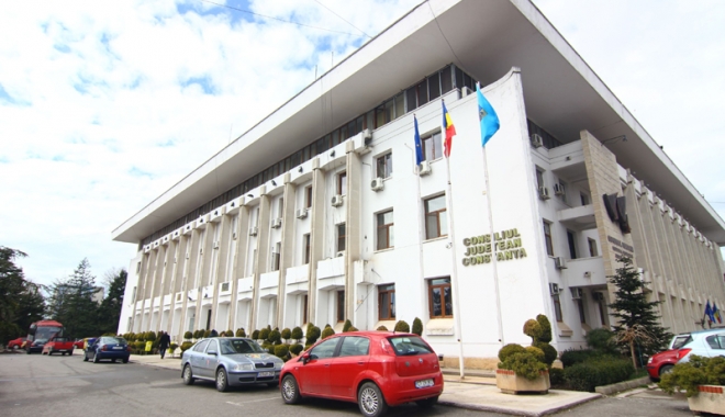 Plouă cu bani în județ în campania electorală. 18 milioane de lei, de la CJC pentru primari - plouacubani-1463313873.jpg