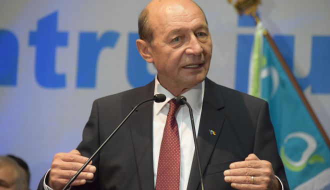 Traian Băsescu: 