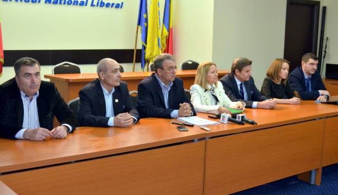 PNL Constanța are noi membri din rândul societății civile - pnlconstantaaremembrinoi5-1458328356.jpg