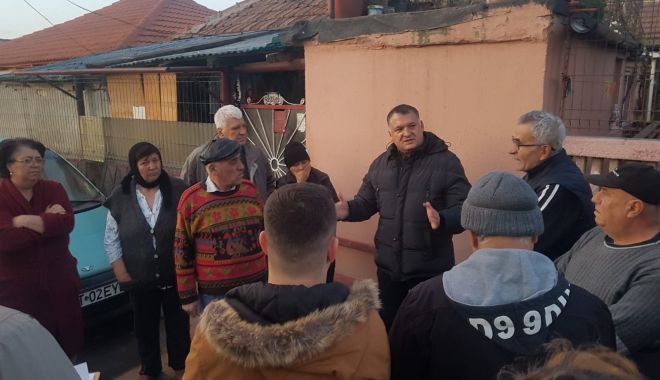 Liberalii constănțeni strâng semnături pentru asfaltarea a două străzi - pnlhutuca-1575068725.jpg