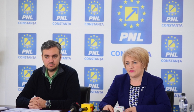 Extinderea sezonului estival și problemele de mediu, două teme în oferta electorală a PNL Constanța - pnlluciavargasigeorgeniculescu-1479244406.jpg
