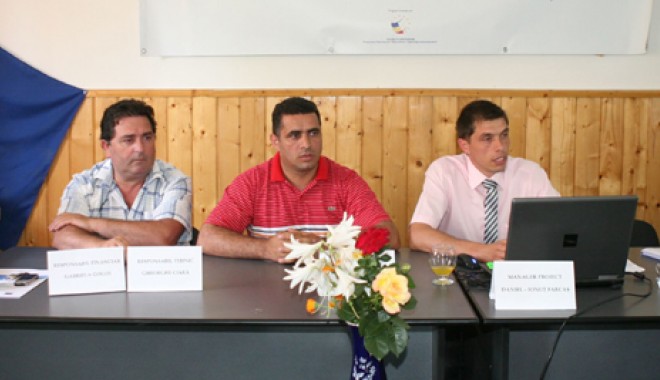 Locuitorii comunei Poarta Albă vor putea obține mai ușor documente de la primărie - poartaalba2-1308845210.jpg