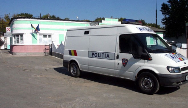 Cum fac deținuții de la Poarta Albă două milioane de lei pe an - poartaalbapenitenciarintrare1-1345653577.jpg
