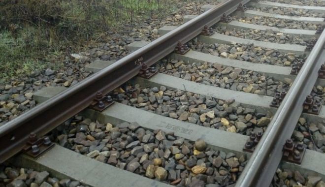 ALERTĂ 112! O persoană a căzut de pe podul CFR, între liniile de tren