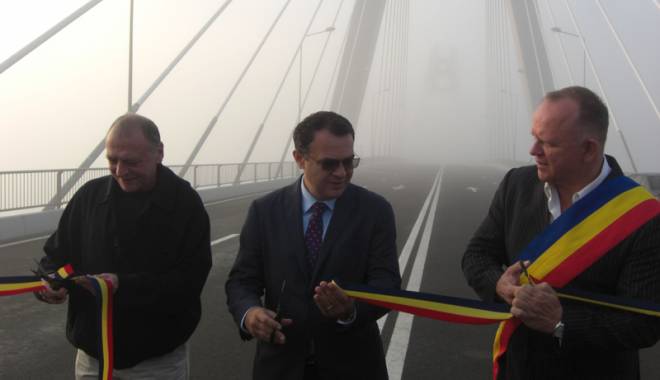Galerie foto. A fost deschis noul pod de la Agigea. Cum se circulă spre sudul litoralului - podagigea2-1445279386.jpg