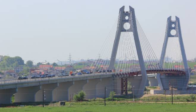 Vizită discretă de la Transporturi.  Probleme tehnice la noul pod de la Agigea? - podagigea4-1431448713.jpg