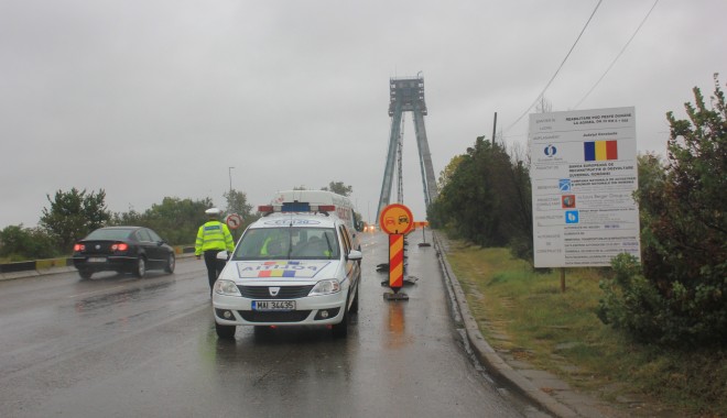 Podul Agigea NU ESTE ÎNCHIS astăzi - podagigeamicrobuzecalatori36-1390898440.jpg