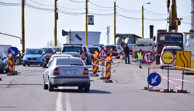 ȘOFERI, V-AȚI BUCURAT DEGEABA! LUCRĂRILE PE PODUL DE LA BUTELII AU FOST SISTATE - podbuteliitraficmasiniaglomerati-1493994959.jpg