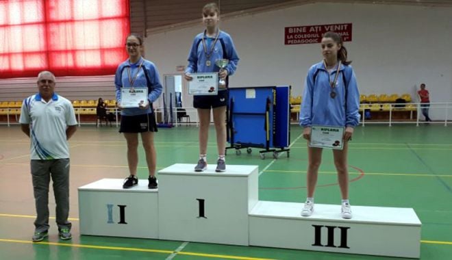 Podiumul Top 12 junioare, 100% constănțean - podiumul-1528127897.jpg