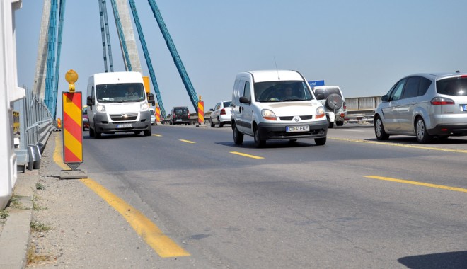 De ce nu se ridică restricțiile de pe podul Agigea până la 1 mai - podulagigearestrictii-1363710535.jpg