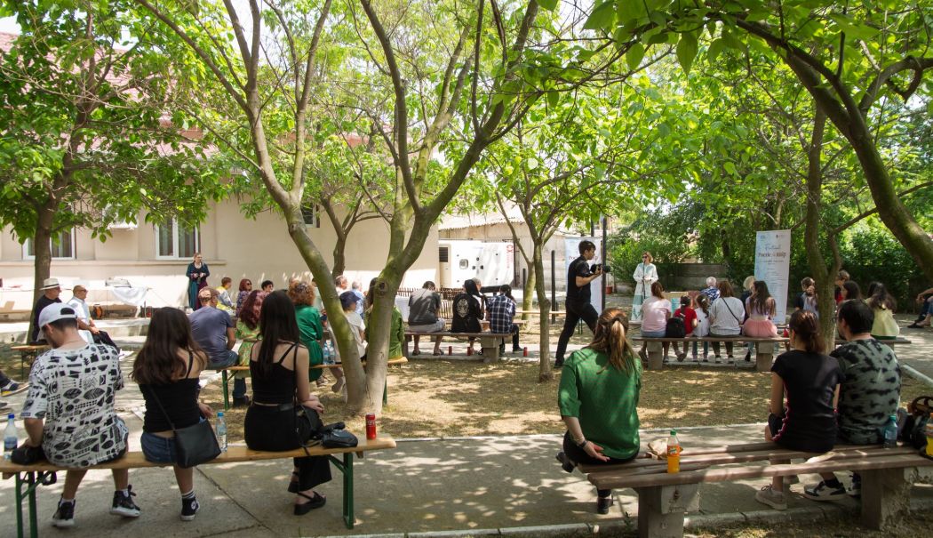 A cincea ediție a Festivalului „Poezie la Nisip 2024” revine la Corbu, în acest weekend