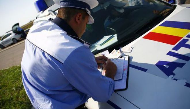 ȘOCANT! Doi polițiști, ÎNJUNGHIAȚI CU O ȘURUBELNIȚĂ de un șofer - pol-1527748904.jpg