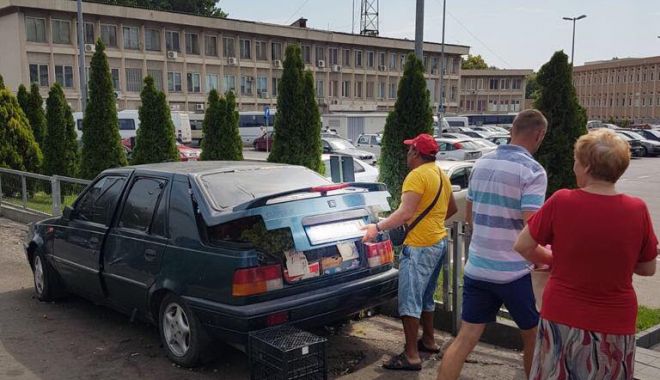 VIDEO. POLIȚIA LOCALĂ FACE CURĂȚENIE ÎN PIAȚA TOMIS 3 - pol-1532000604.jpg