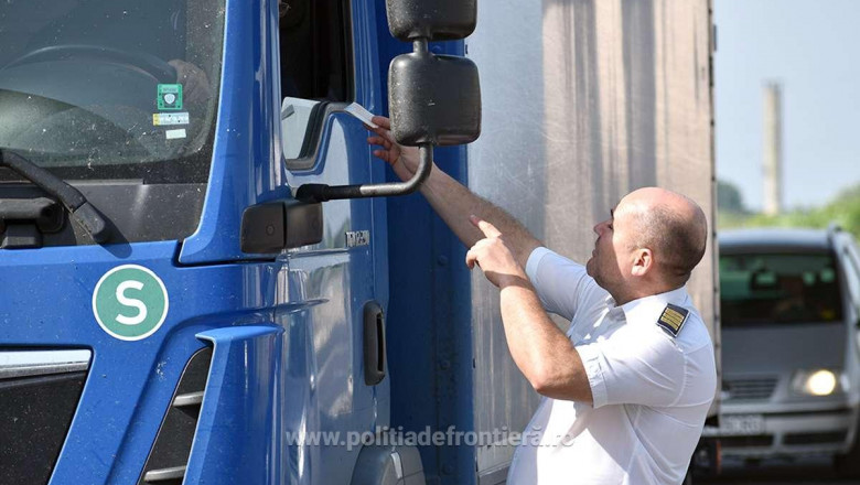 24 de oameni la un pas de moarte, deshidrataţi, găsiţi într-un autotren! În acte, transportatorul avea mobilă!