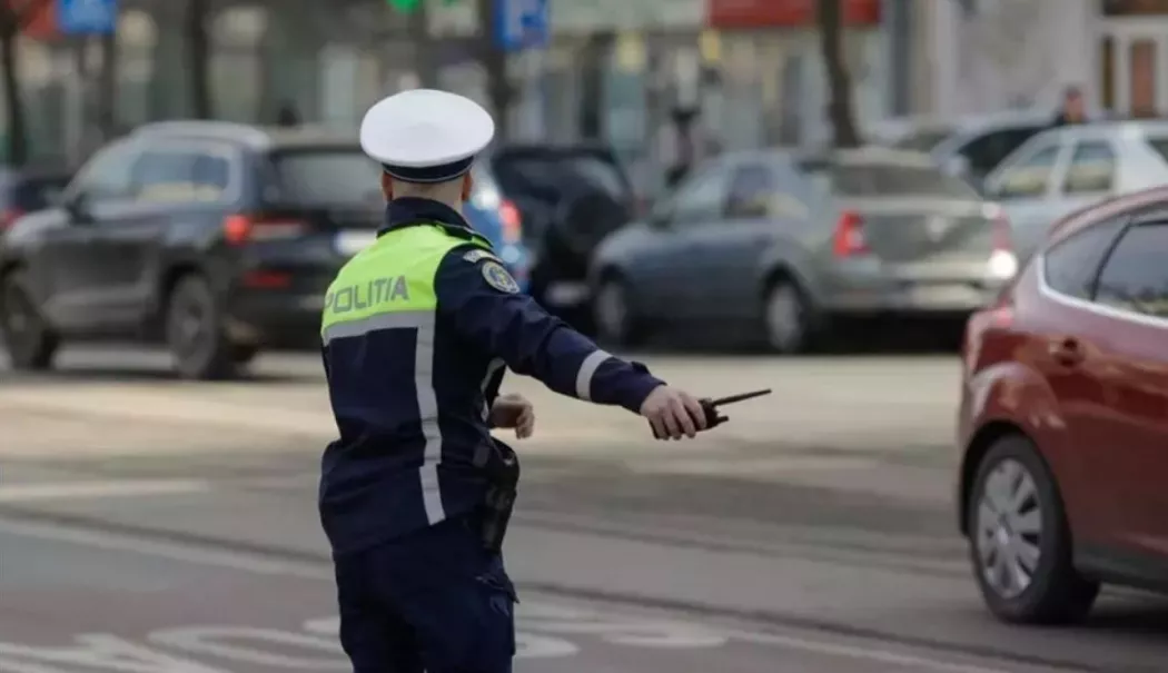 Șoferii prea grăbiți pentru a mai acorda prioritate au fost sancționați, la Constanța - pol-in-trafic-semnal-1769682785.webp