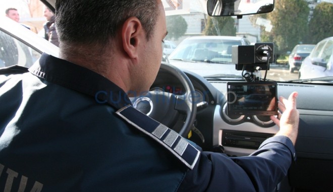 Acțiune a polițiștilor rutieri. Cei mai sancționați: vitezomanii - pol1362477403-1377159866.jpg