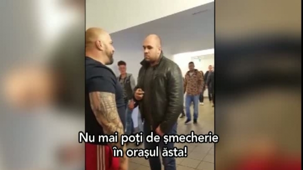 SCANDAL LA MALL. Polițist, amenințat și înjurat de un bodyguard: 