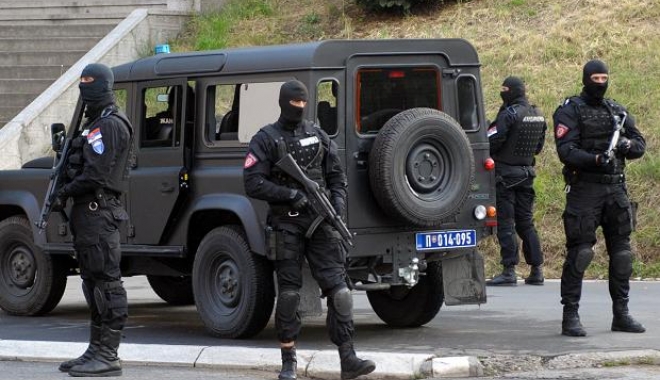 Peste 3.100 de imigranți, prinși în Serbia numai într-o lună - police-1471606473.jpg
