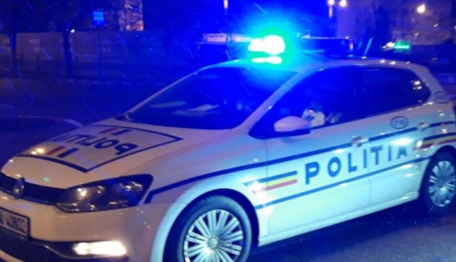 Un bărbat din Argeș, cu ordin de restricție, a stropit cu combustibil uşa apartamentului soţiei sale, ameninţând că îi dă foc - police-1643736355.jpg