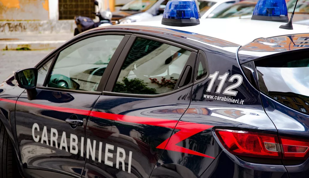 Jaf ca în filme la o bancă. 25 de ostatici și hoți dispăruți prin canalizare - police33947671280-1776403984.webp