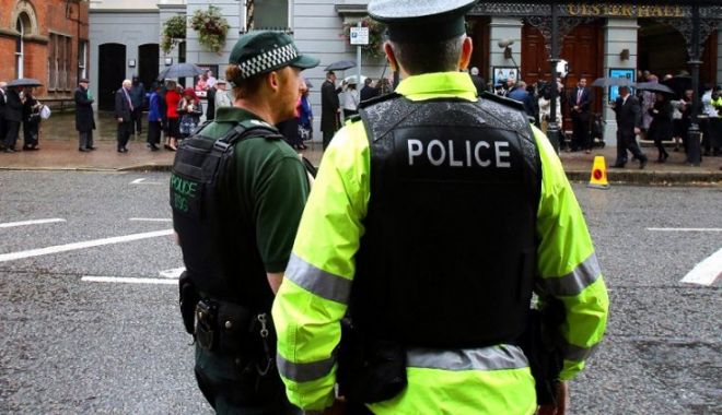Anchetă a Poliției din Irlanda, după ce mai mulți români au fost atacați brutal, în casă, cu bâta - policeservicenorthernireland-1546939993.jpg