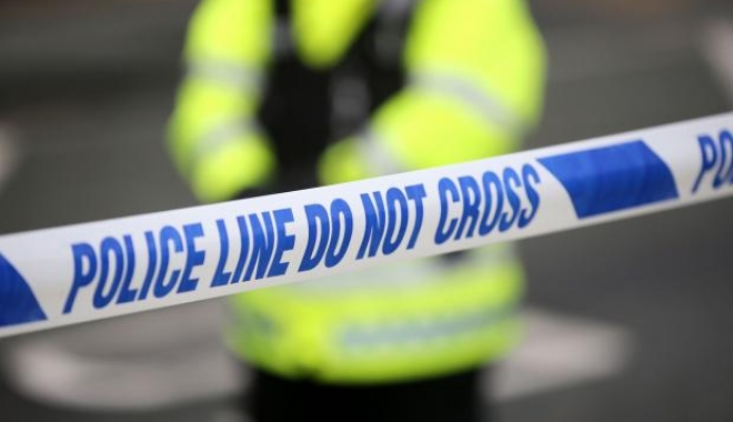 Doi români au murit într-un grav accident rutier în Marea Britanie - policeuk-1495637478.jpg