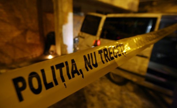 București: Cadavru în stare de putrefacție, găsit pe un teren viran din Ferentari - politia-1320235311.jpg
