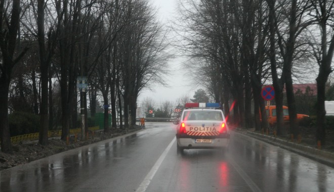 Recomandările Poliției Rutiere către șoferii care circulă, astăzi, pe șosele - politia-1346140146.jpg