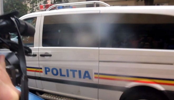 Ursoi, arestat pentru agresarea unei polițiste și a soțului ei - politia-1349200804.jpg