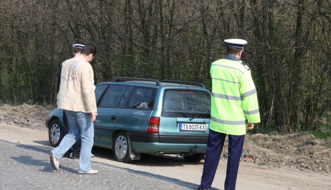 Dosar penal pentru că a condus având permisul suspendat - politia-1361282393.jpg