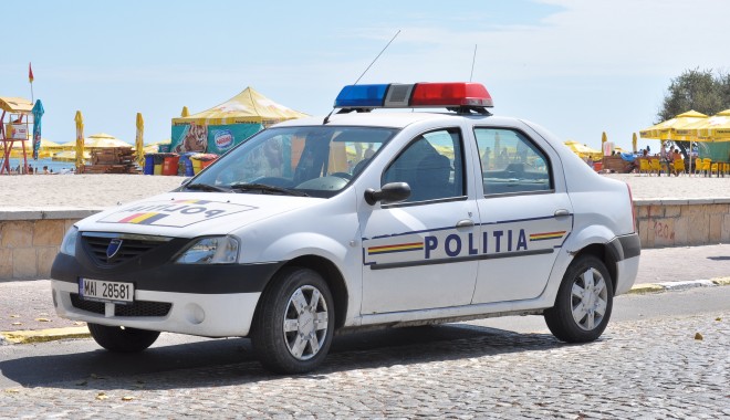 Un șofer băut s-a răsturnat cu mașina în stațiunea Mamaia - politia-1373184250.jpg