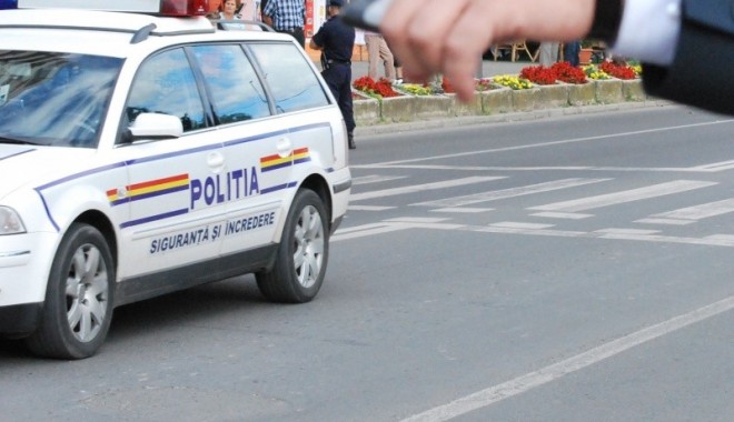 Hârșova: Atenție  la copiii care sar în fața mașinilor! - politia-1377492025.jpg