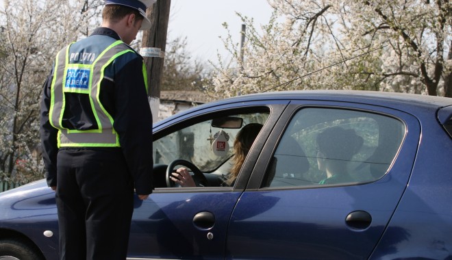 Poliția rutieră: aproximativ 500 de razii și 17 arestați, în 2013 - politia-1389711863.jpg