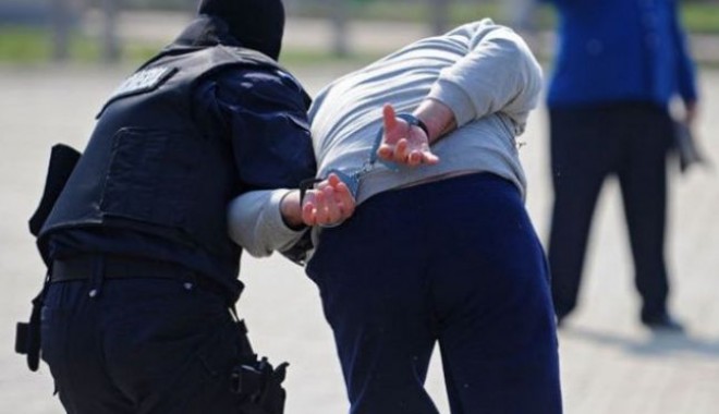 Atacat în propria casă de un fost pușcăriaș eliberat de câteva zile din închisoare - politia-1396608484.jpg