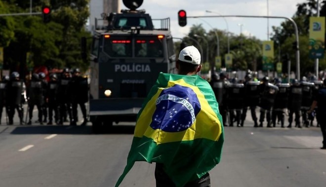 Ciocniri violente la Sao Paolo înainte de Cupa Mondială - politia-1402588073.jpg