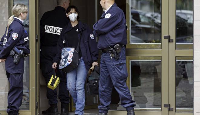 Peste 50 de acte anti-musulmane au avut loc in Franța, după Charile Hebdo - politia-1421082470.jpg
