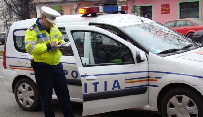 S-au ales cu dosar penal / Prinși fără permis, dar la volan - politia-1456477345.jpg