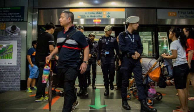 Indonezia a arestat șase presupuși militanți ai Statului Islamic care ar fi plănuit un atac asupra Singapore - politia-1470412594.jpg