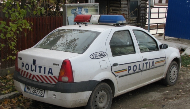 Patru copii de 12 și 13 ani, cercetați penal după ce au furat o mașină - politia-1472231708.jpg
