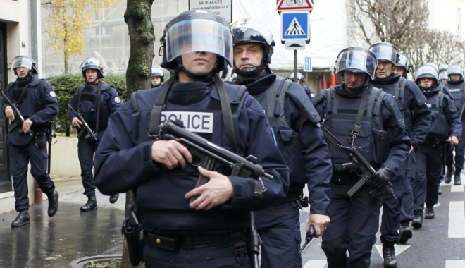 Suspecți de terorism arestați în Franța - politia-1487694889.jpg