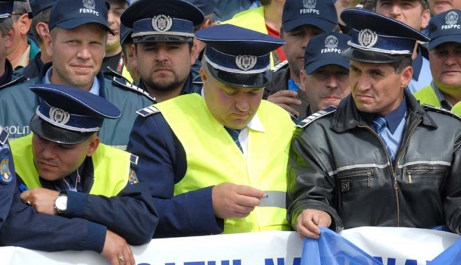 Premierul Tudose: Astăzi reparăm o nedreptate! salarii majorate cu 15% pentru cei din Ministerul de Interne - politia-1501846603.jpg