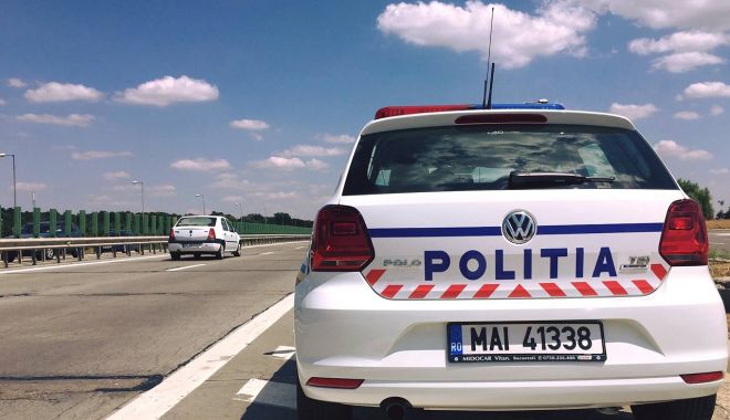 Pericol în trafic! Un șofer a fost prins conducând cu 229 de kilometri la oră - politia-1525247948.jpg