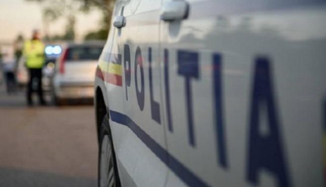 Polițiștii fac controale pentru verificarea ordinii publice - politia-1547800981.jpg