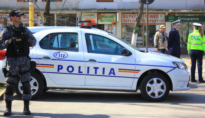 Informaţie de ultim moment de la poliţişti, despre tânărul care s-a aruncat dintr-o maşină