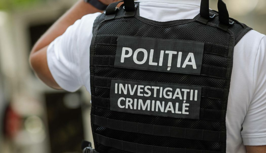 Bărbat de 52 de ani, găsit mort într-o casă părăsită. Cel care l-ar fi ucis ar fi chiar fratele său - politia-1733304362.jpg