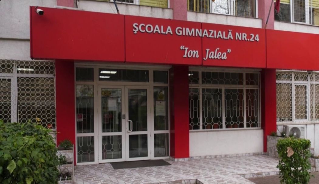 Primăria vrea să pună stop vizelor de flotant fictive - politia-in-scoli-1731504588.jpg