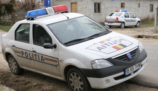 Elevă de 11 ani, lovită pe trecerea de pietoni în fața școlii - politia11-1330003152.jpg
